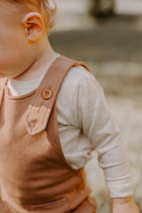 Brown evolutive overalls